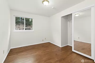 815 NE 200th Street, Shoreline, WA 98155 - Photo 14