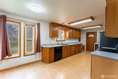 14239 8th Avenue S, Burien, WA 98168 - Photo 6