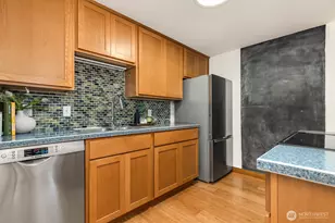 1730 Taylor Ave N, Seattle, WA 98109 - Photo 8