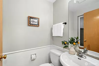 726 N 94th Street #B, Seattle, WA 98103 - Photo 12