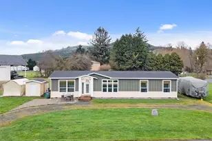 4 Nature Loop, Cathlamet, WA 98612 - Photo 1