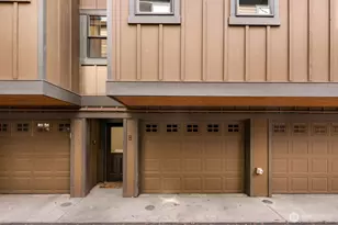 921 N 35th St, Seattle, WA 98103 - Photo 2