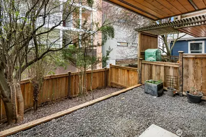 921 N 35th St #B, Seattle, WA 98103 - Photo 24