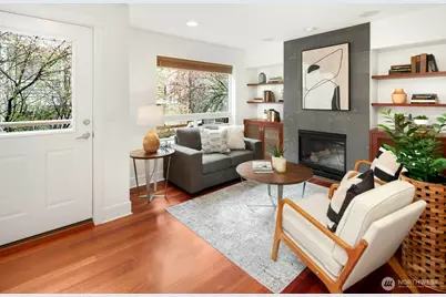 921 N 35th St #B, Seattle, WA 98103 - Photo 4