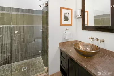 921 N 35th St #B, Seattle, WA 98103 - Photo 16