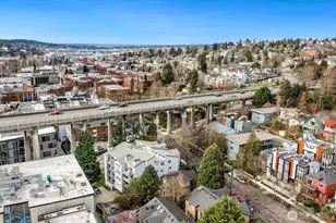 921 N 35th St, Seattle, WA 98103 - Photo 26