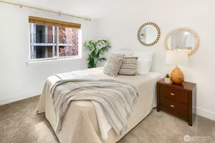 921 N 35th St, Seattle, WA 98103 - Photo 12