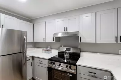 3256 SW Avalon Way #203, Seattle, WA 98126 - Photo 10