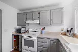 303 13th Ave E, Seattle, WA 98102 - Photo 4