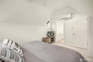 672 Madison Ave N, Bainbridge Island, WA 98110 - Photo 22