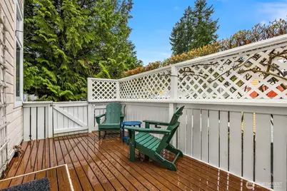672 Madison Avenue N, Bainbridge Island, WA 98110 - Photo 6
