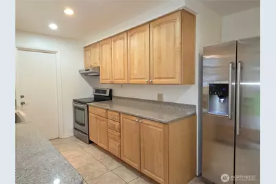 16850 Palatine Avenue N, Shoreline, WA 98133 - Photo 10