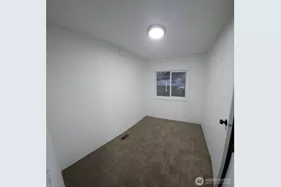 316 W 2nd Street #6, Onalaska, WA 98570 - Photo 8