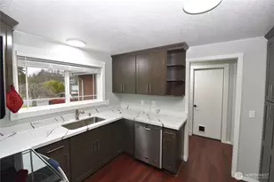 2319 32nd St, Anacortes, WA 98221 - Photo 8