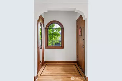 8042 11th Avenue NW, Seattle, WA 98117 - Photo 4