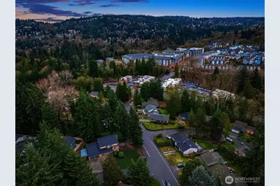 6612 129th Place SE, Bellevue, WA 98006 - Photo 2