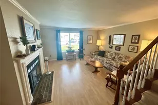 303 S 325th Ln, Federal Way, WA 98003 - Photo 2