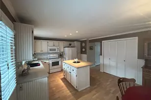 303 S 325th Ln, Federal Way, WA 98003 - Photo 6