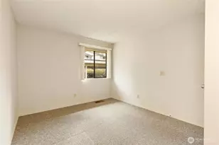 23305 Lakeview Dr, Mountlake Terrace, WA 98043 - Photo 24