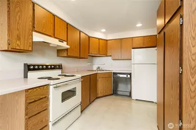 23305 Lakeview Drive #C204, Mountlake Terrace, WA 98043 - Photo 16