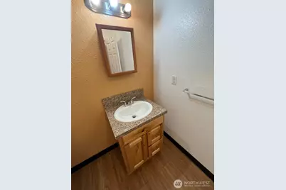 713 N Tower Avenue #A/B, Centralia, WA 98531 - Photo 12