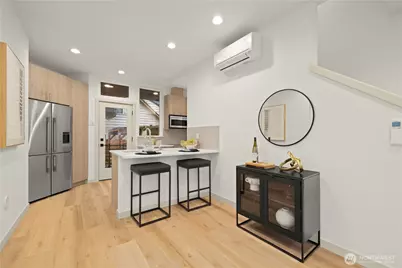 7011 9th Avenue NE, Seattle, WA 98115 - Photo 8