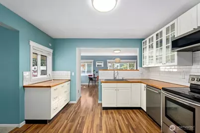 8411 48th Avenue S, Seattle, WA 98118 - Photo 8