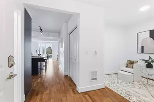 699 John St, Seattle, WA 98109 - Photo 2