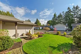 24827 13th Ave S, Des Moines, WA 98198 - Photo 2