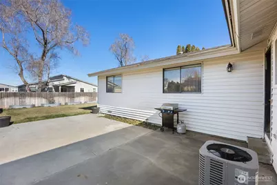 519 S Pommer Ave, Moses Lake, WA 98837 - Photo 26