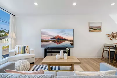 8522 23rd Avenue NE, Seattle, WA 98115 - Photo 4