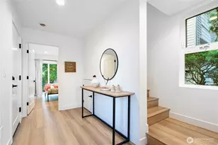 8522 23rd Ave NE, Seattle, WA 98115 - Photo 2