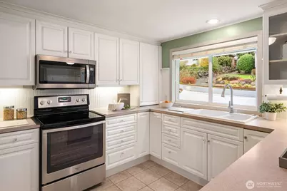 19321 Kenlake Place NE, Kenmore, WA 98028 - Photo 8