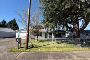 359 Douglas St, Longview, WA 98632 - Photo 2
