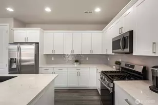 7629 61st Dr NE, Marysville, WA 98270 - Photo 10