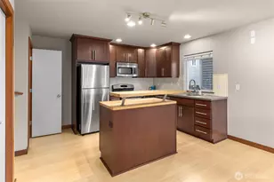 4005 7th Ave NE, Seattle, WA 98105 - Photo 10