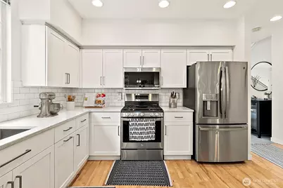 6731 161st Avenue SE #B, Bellevue, WA 98006 - Photo 14