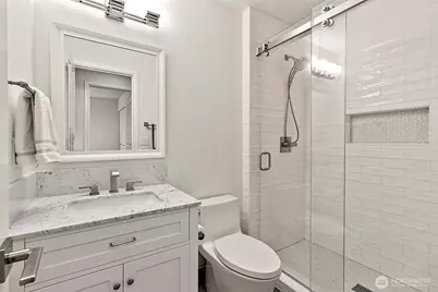 6731 161st Avenue SE #B, Bellevue, WA 98006 - Photo 32