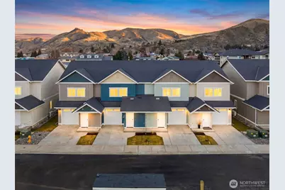 1075 Red Apple Road #D13, Wenatchee, WA 98801 - Photo 2