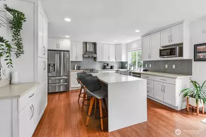 266 Camas Avenue SE, Renton, WA 98056 - Photo 4