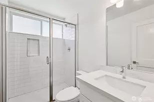 5255 Brooklyn Ave NE, Seattle, WA 98015 - Photo 28