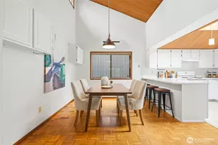 2545 NE 95th St, Seattle, WA 98115 - Photo 14