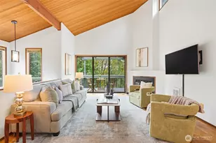 2545 NE 95th St, Seattle, WA 98115 - Photo 2