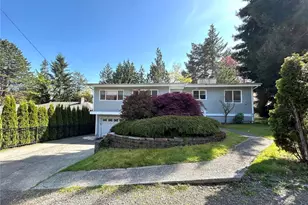 10231 NE 24th St, Bellevue, WA 98004 - Photo 1