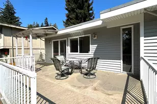 10231 NE 24th St, Bellevue, WA 98004 - Photo 18