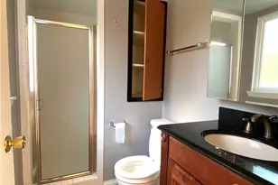 10231 NE 24th St, Bellevue, WA 98004 - Photo 12