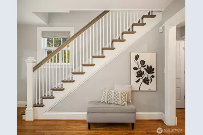 4422 Montana Circle W, Seattle, WA 98199 - Photo 6