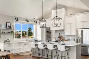 8004 Burke Ave N, Seattle, WA 98103 - Photo 8