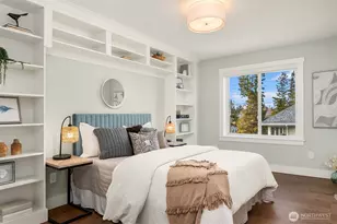 8004 Burke Ave N, Seattle, WA 98103 - Photo 24