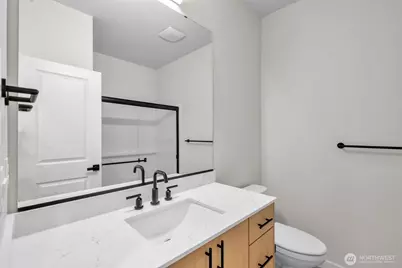 15613 Admiralty Way #B5, Lynnwood, WA 98087 - Photo 14